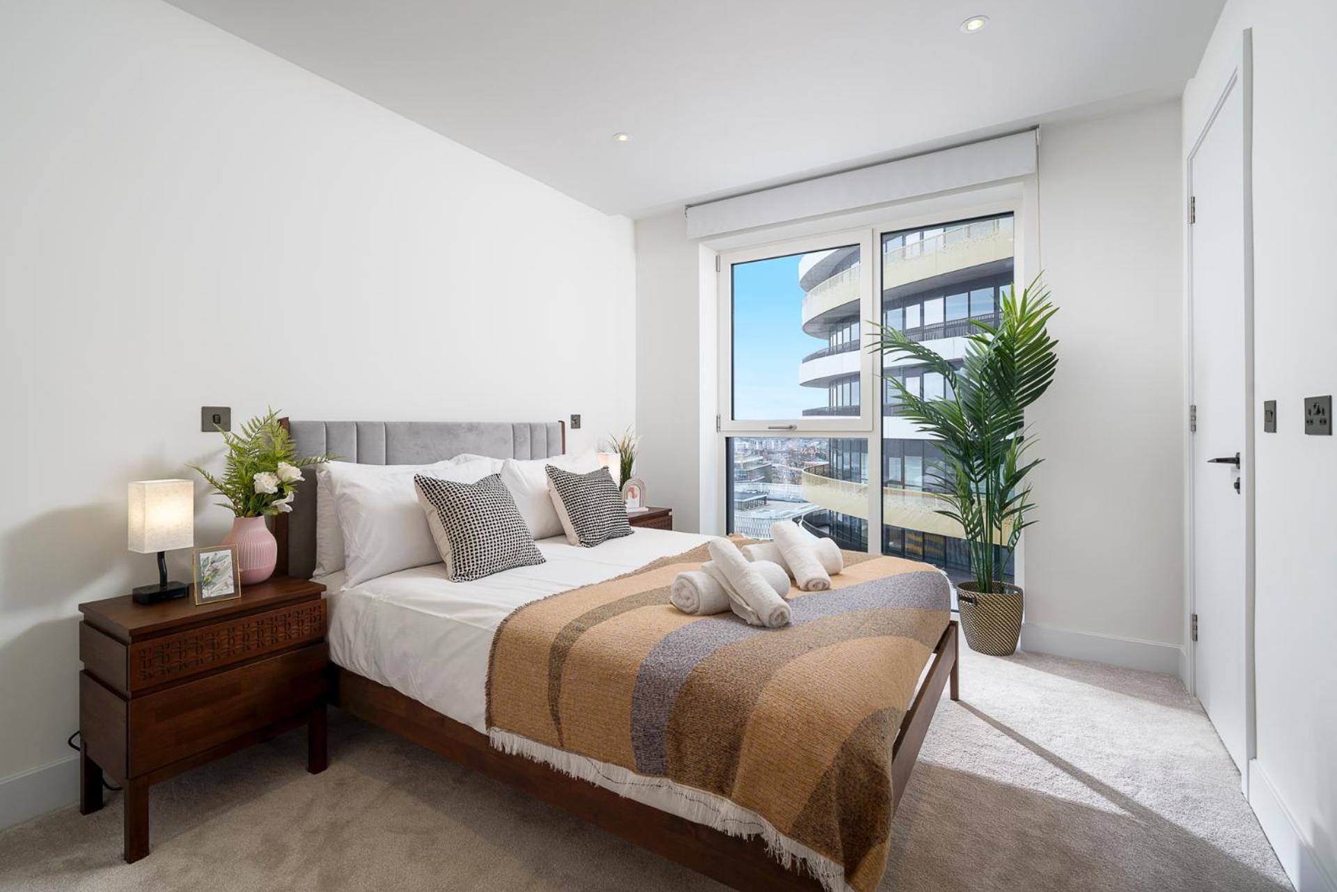 2 Bedroom Westfield Near *