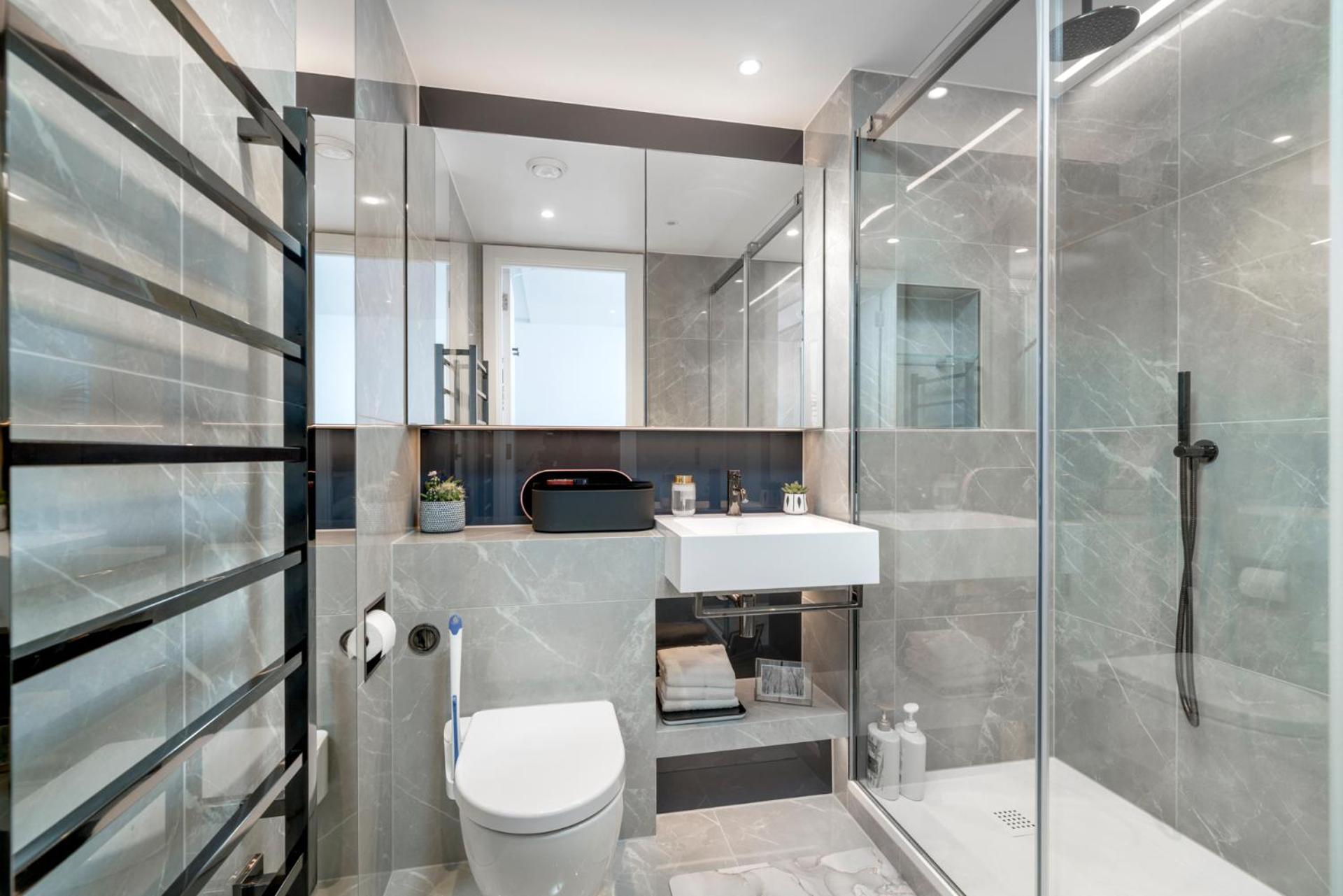 2 Bedroom Westfield Near *