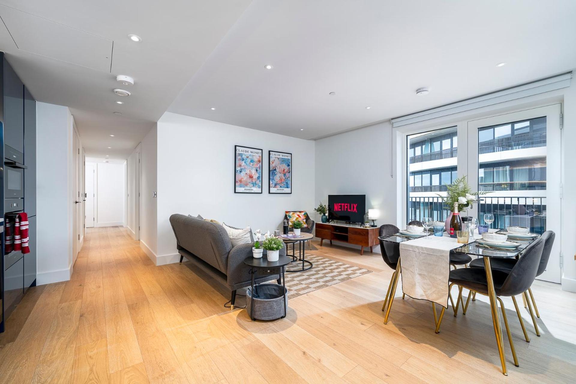 2 Bedroom Westfield Near Londra